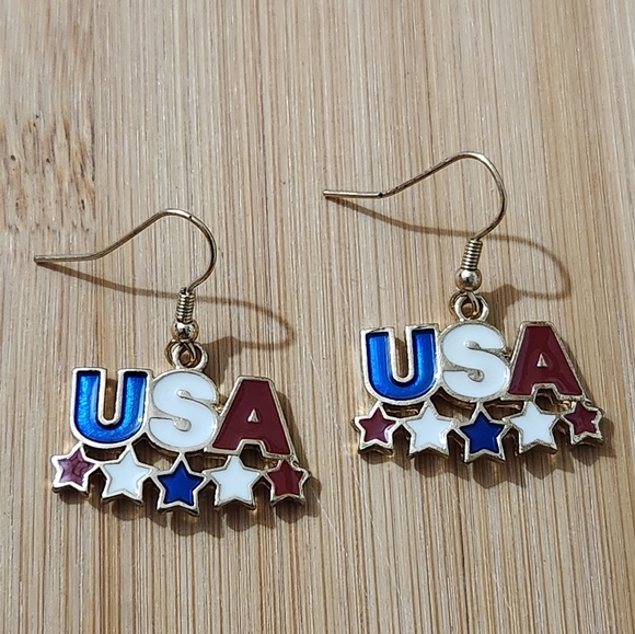 USA Patriotic Earrings with Stars Blue White Red Pierced Dangle - Picture 3 of 5
